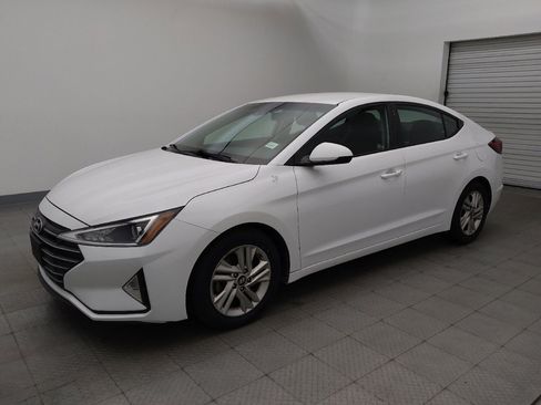 Used 2019 Hyundai Elantra SEL w/ Cargo Package FWD image 2