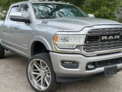 Used 2019 RAM 2500 Limited AWD/4WD image 3