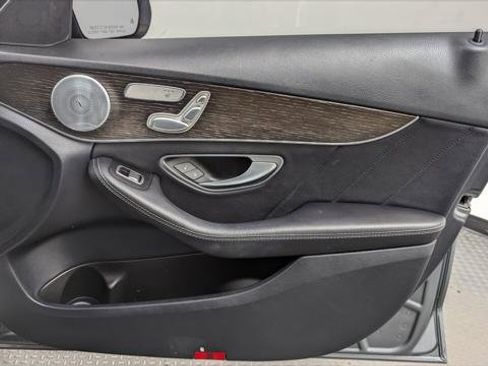 Used 2019 Mercedes-Benz C 300 4MATIC Sedan image 23
