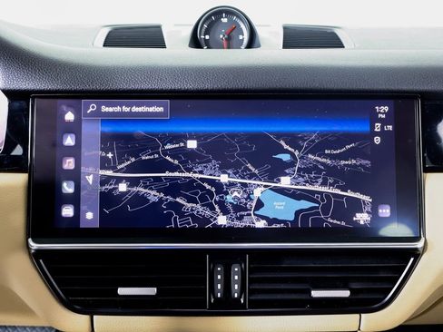 Certified 2023 Porsche Cayenne Platinum Edition image 16