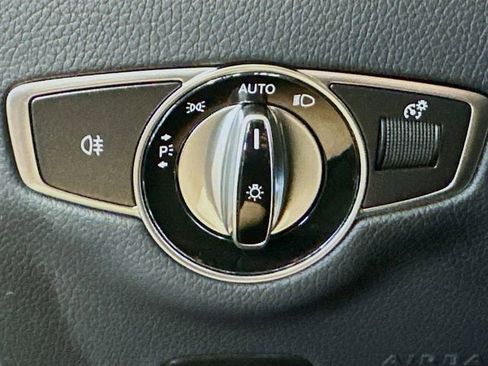 Used 2022 Mercedes-Benz E 350 Sedan image 11