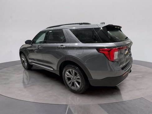 Used 2025 Ford Explorer Active w/ Active Comfort Package AWD/4WD image 3