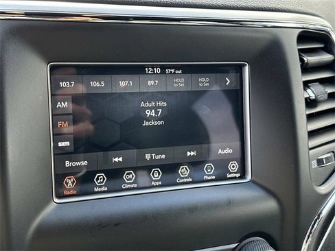 Used 2018 Jeep Grand Cherokee Limited image 18