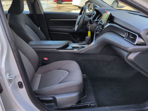 Used 2022 Toyota Camry LE image 25