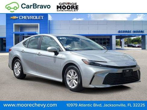 Used 2025 Toyota Camry LE image 1