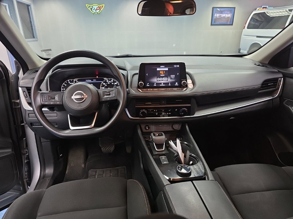 Used 2024 Nissan Rogue S AWD/4WD image 14
