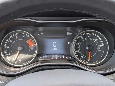 Used 2021 Jeep Cherokee Limited AWD/4WD image 35