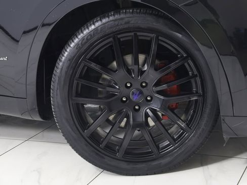 Used 2018 Maserati Levante GranSport image 16