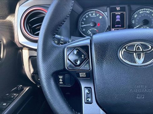 Used 2023 Toyota Tacoma TRD Off-Road image 11