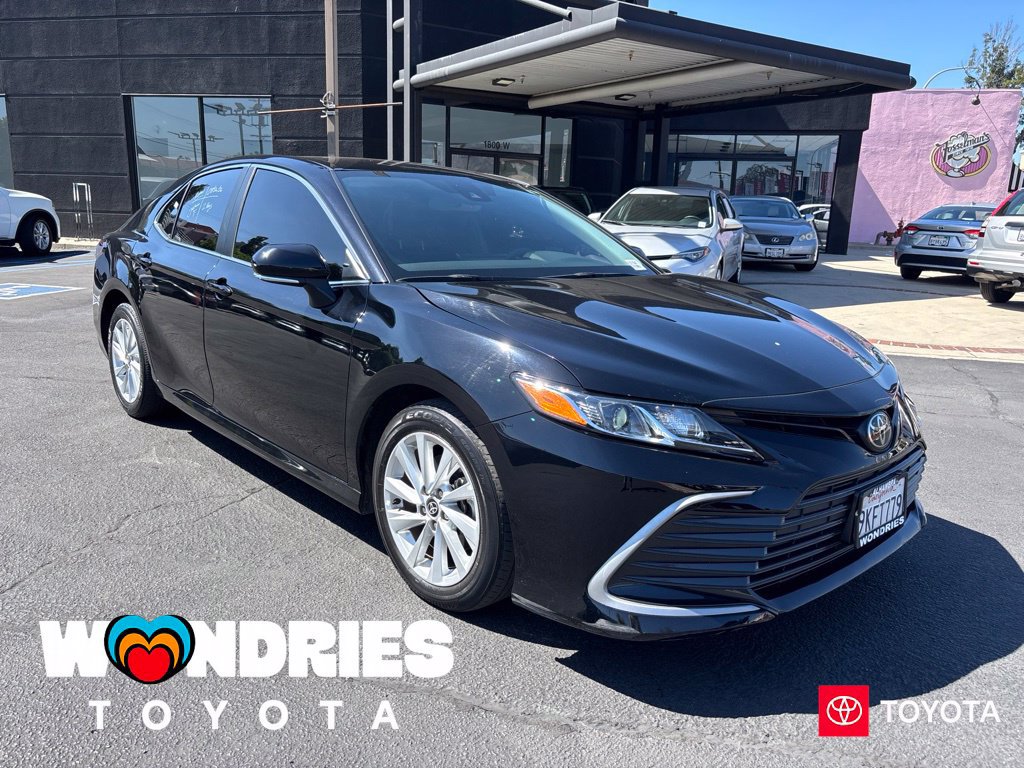 Used 2024 Toyota Camry LE w/ Convenience Package FWD image 1