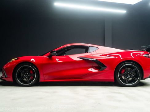 Used 2020 Chevrolet Corvette Stingray Preferred Cpe w/ 2LT Preferred Equipment Group RWD image 24