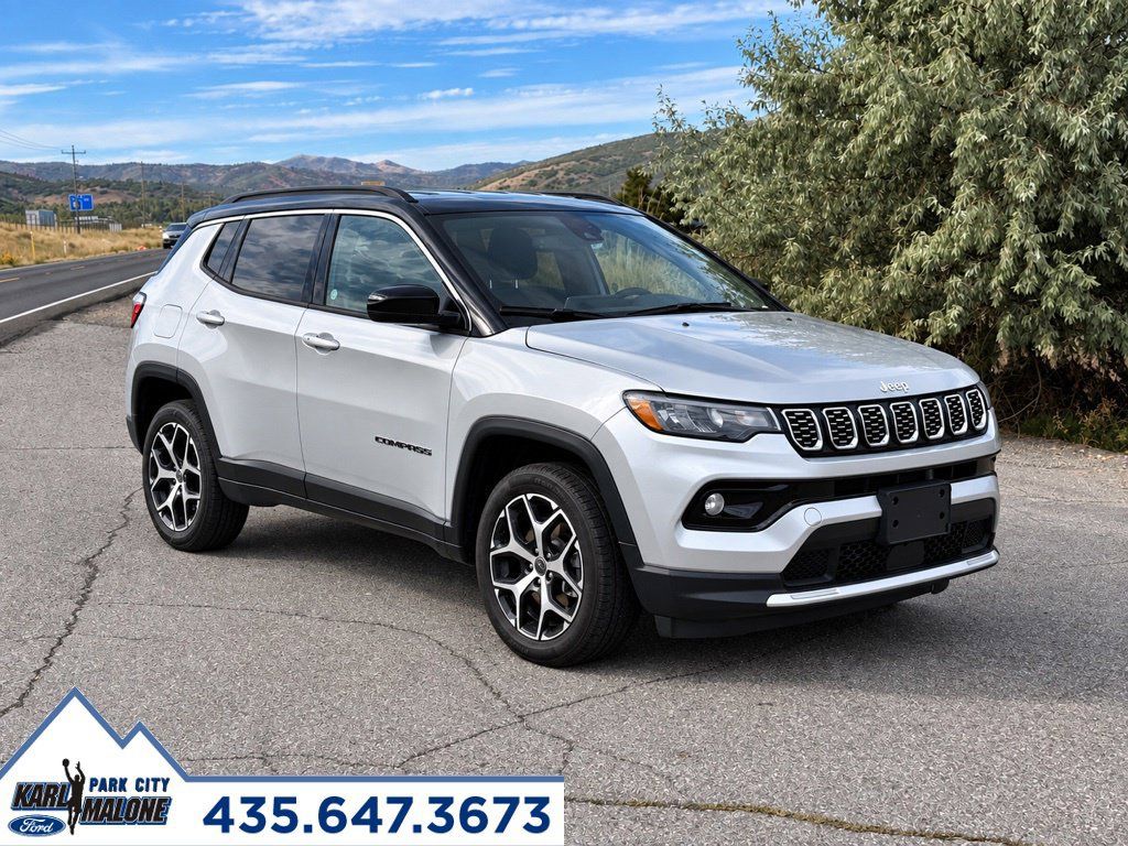 Used 2025 Jeep Compass Limited AWD/4WD image 7