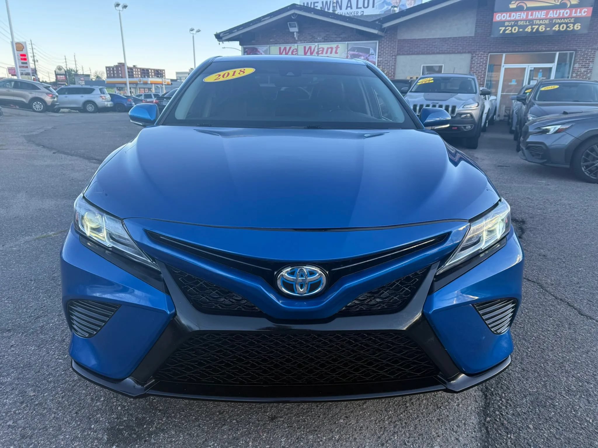 Used 2018 Toyota Camry SE FWD image 3