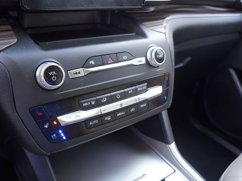 Used 2020 Ford Explorer Limited w/ Class III Trailer Tow Package image 26