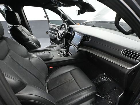 Used 2024 Jeep Wagoneer Series II w/ Flexible Seating Group AWD/4WD image 53