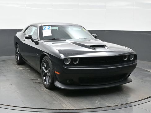 Used 2022 Dodge Challenger R/T w/ Blacktop Package image 8