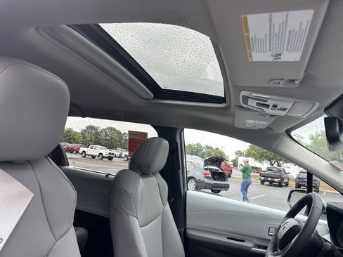New 2026 Toyota Sienna XLE FWD image 42