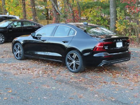 Used 2021 Volvo S60 T6 Inscription image 4