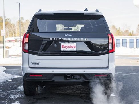 Certified 2025 Ford Expedition Active image 7