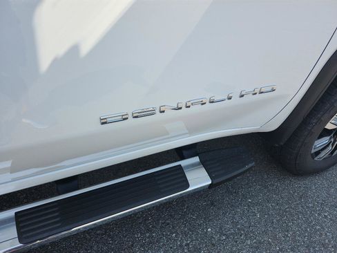 New 2026 GMC Sierra 2500 Denali w/ Denali Reserve Package image 6