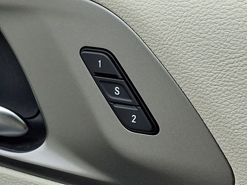 Used 2020 Chrysler Pacifica Touring-L Plus w/ Advanced Safetytec Group image 30