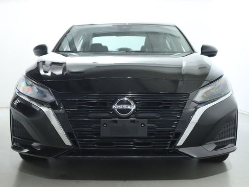 Certified 2025 Nissan Altima 2.5 SV FWD image 6