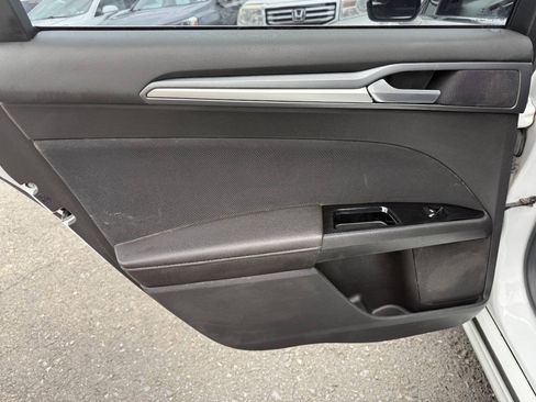Used 2013 Ford Fusion SE FWD image 23