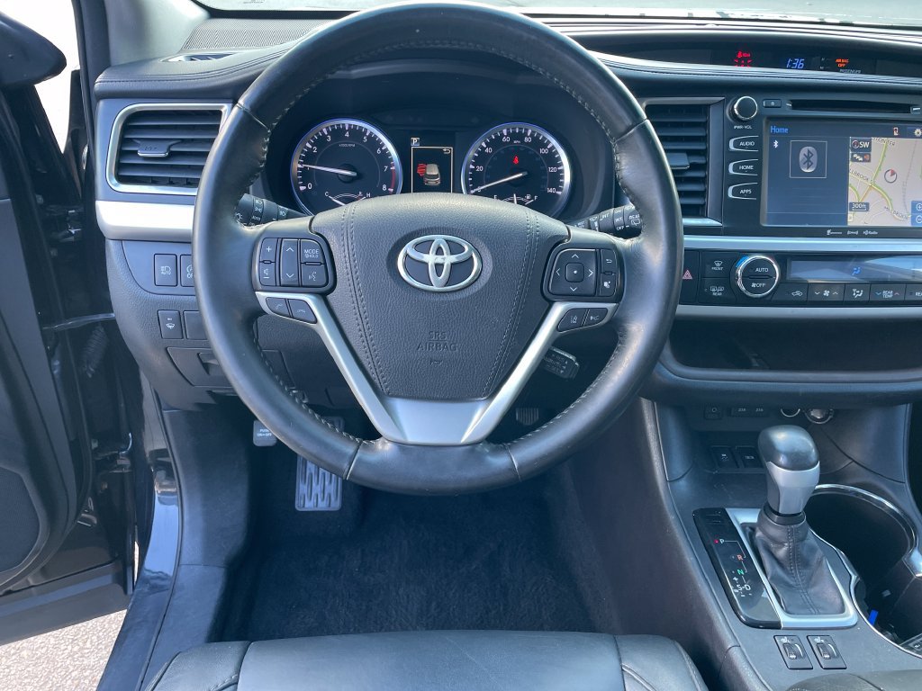Used 2017 Toyota Highlander XLE AWD/4WD image 13