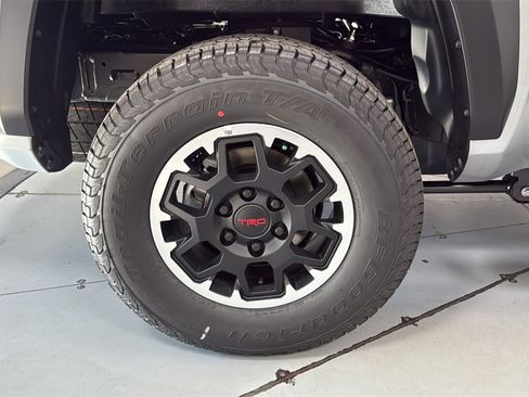 New 2025 Toyota Tacoma TRD Off-Road image 22