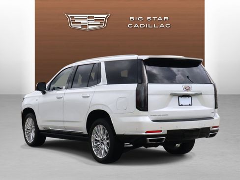 Used 2025 Cadillac Escalade Premium Luxury RWD image 3