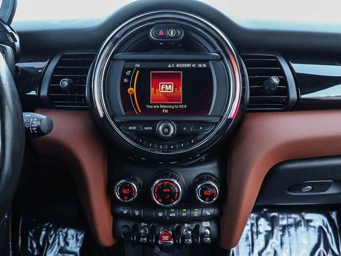 Used 2020 MINI Cooper S w/ Signature Upholstery Package image 10