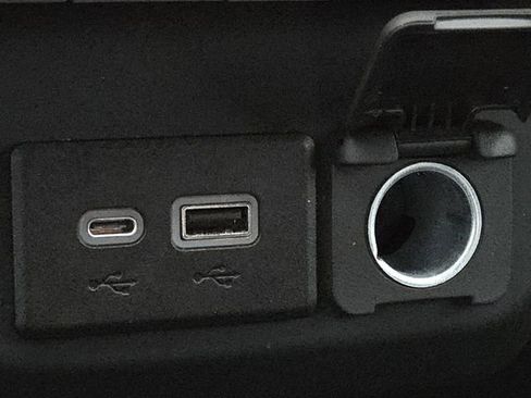 Used 2021 Chevrolet Silverado 1500 Custom image 7