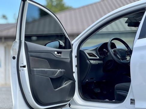 Used 2021 Hyundai Accent SE image 13