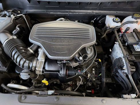 Used 2025 Cadillac XT6 Sport AWD/4WD image 32