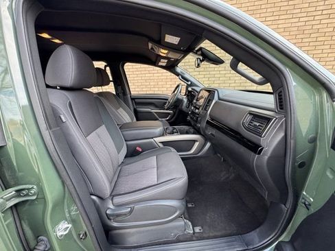 Used 2024 Nissan Titan SV w/ SV Bronze Edition Package image 10