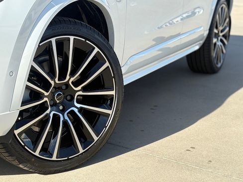 New 2026 Volvo XC90 B6 Ultra w/ Lounge Package image 9