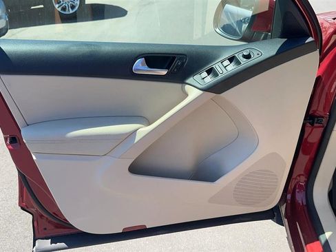 Used 2016 Volkswagen Tiguan S image 26