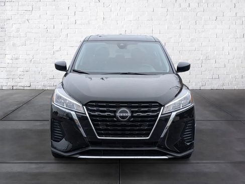 Used 2025 Nissan Kicks Play S image 3