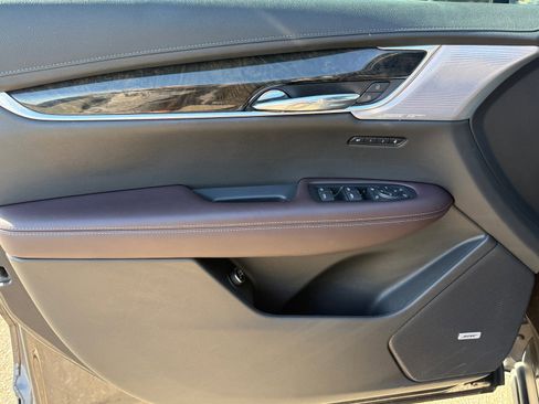 Used 2020 Cadillac XT6 Premium Luxury image 16