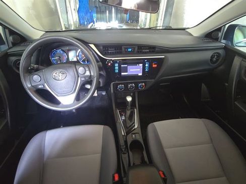 Used 2018 Toyota Corolla L FWD image 13