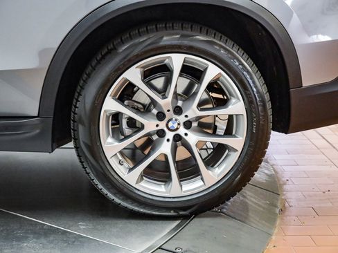 Certified 2025 BMW X5 xDrive40i image 11