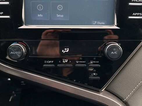 Used 2019 Toyota Camry SE w/ Carpet Mat Package FWD image 21
