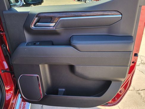 New 2026 GMC Sierra 1500 SLT image 40