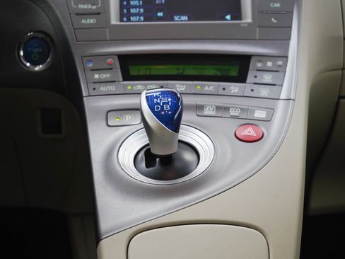 Used 2015 Toyota Prius Two FWD image 17