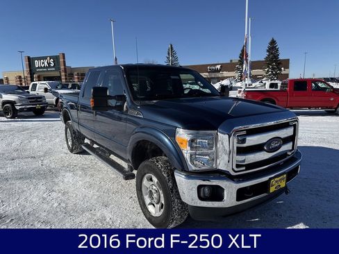 Used 2016 Ford F250 XLT w/ XLT Value Package image 5
