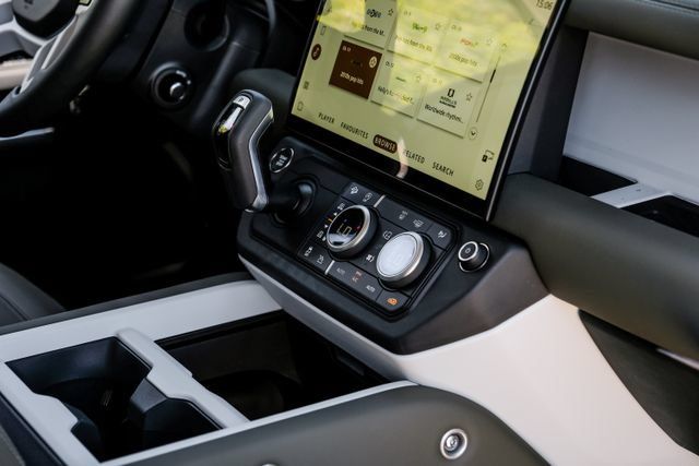 New 2026 Land Rover Defender 110 S AWD/4WD image 32