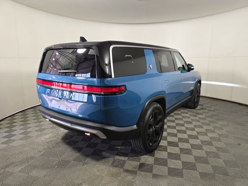 Used 2023 Rivian R1S Adventure image 5