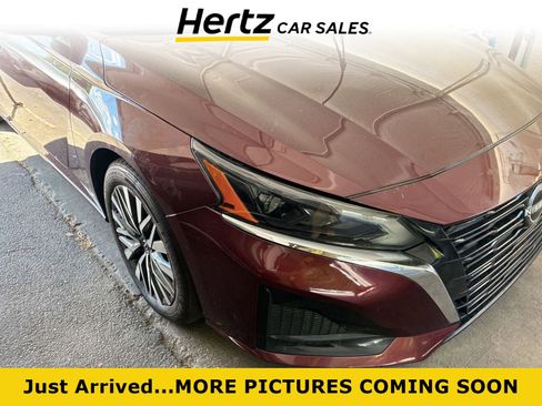 Used 2024 Nissan Altima 2.5 SV image 1