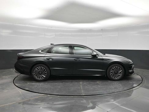 New 2026 Hyundai Sonata Limited FWD image 9