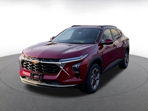 Used 2025 Chevrolet Trax LT image 7